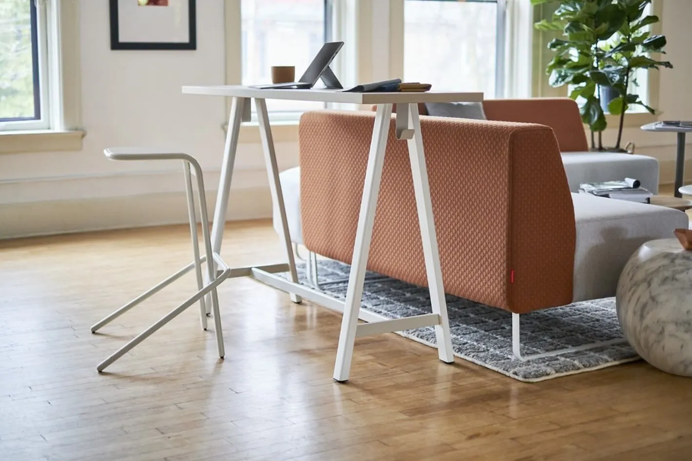 Alodia Stool