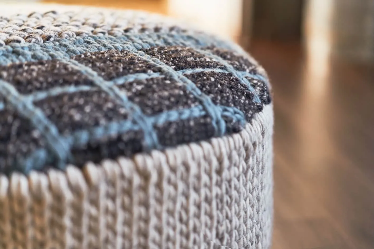 Mangas Original Pouf