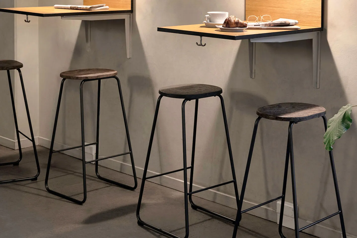 Mater Earth Stool