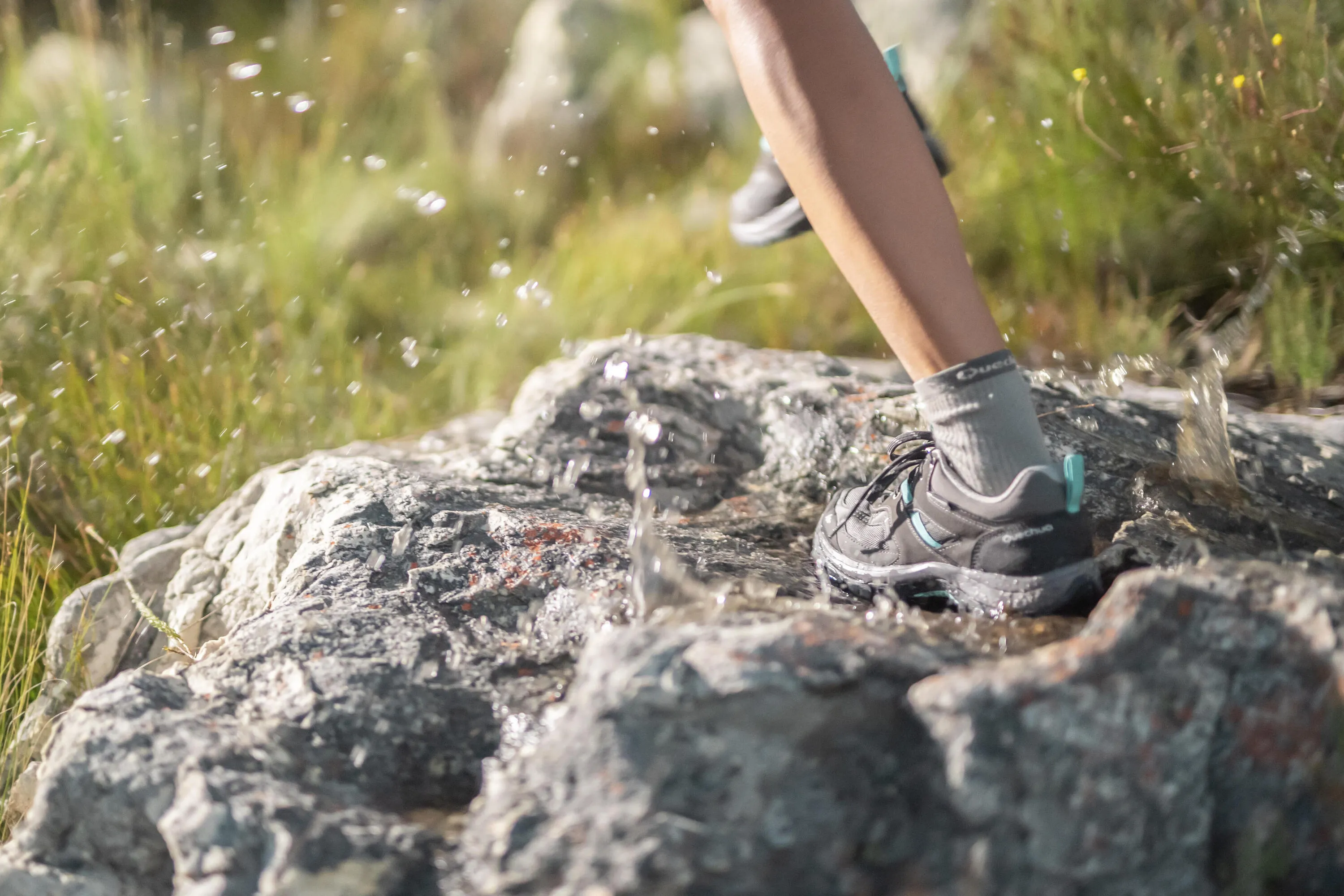 Quechua Women's Waterproof Mountain Walking Shoes - MH100 - Grey Blue